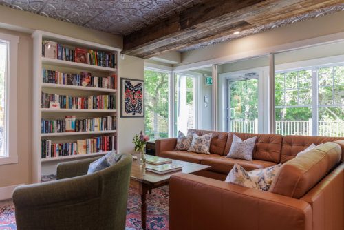 Louise Penny Cafe Three Pines